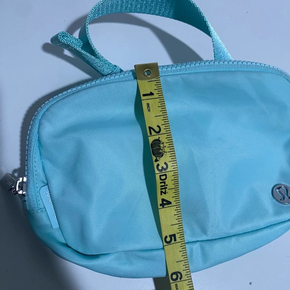Lululemon Everywhere Belt Bag Mint Green‎ Blue Athletica Aqua